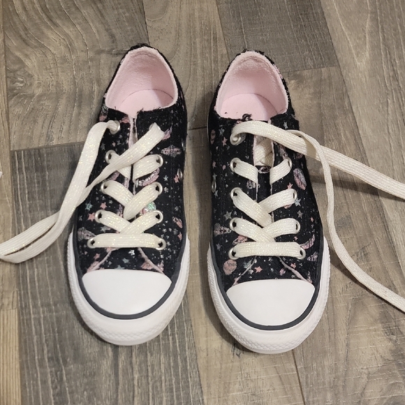 Converse Other - Converse Girls Black Lace up Sneakers w/Glitter Planets & Stars w/Glitter Laces